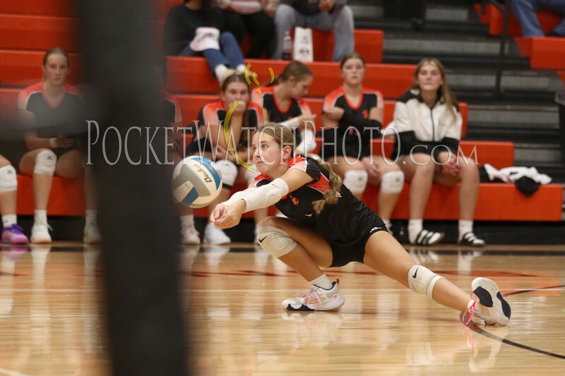 092525HSVB - 083.jpg :: Pine Island at St. Charles Volleyball 2025
