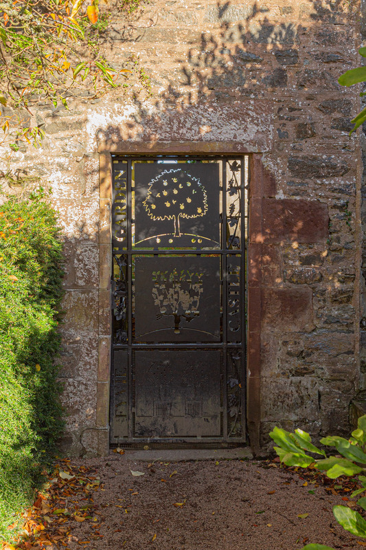 Fyvie Castle Garden Gate.jpg :: IMG_1781.CR2