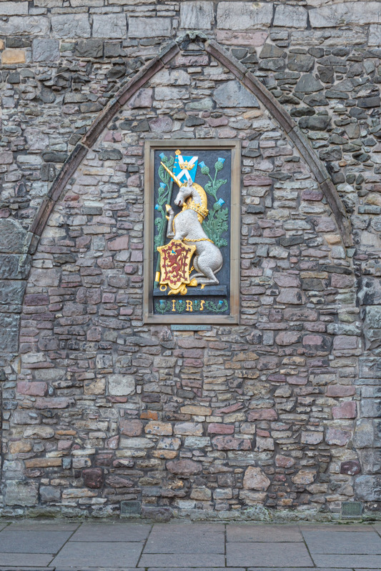 Unicorn Holyrood Palace Edinburgh.jpg :: _MG_5061.CR2