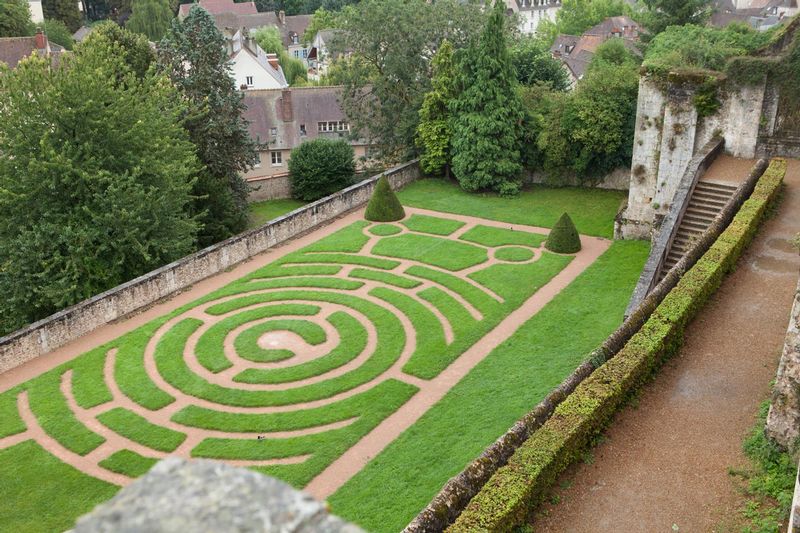 Chartres Cathedral Garden.jpg