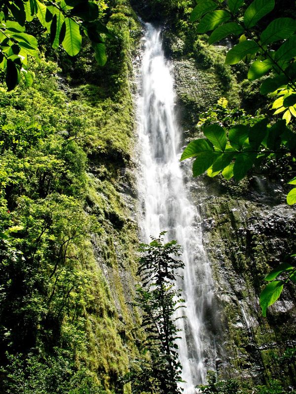 Close view of waterfall.jpg