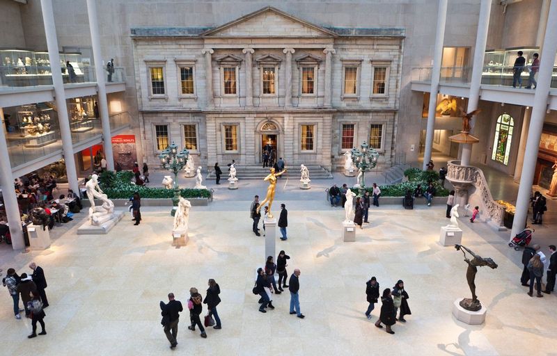 Inside Met (3)1.jpg