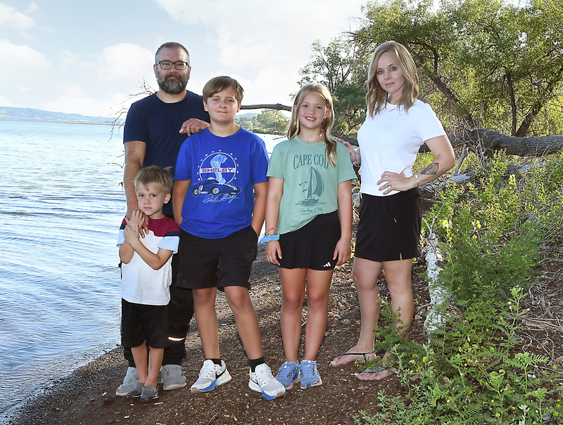 Family 10 C cropped 2(1).jpg