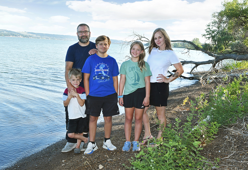 Family 2 B cropped 1.jpg