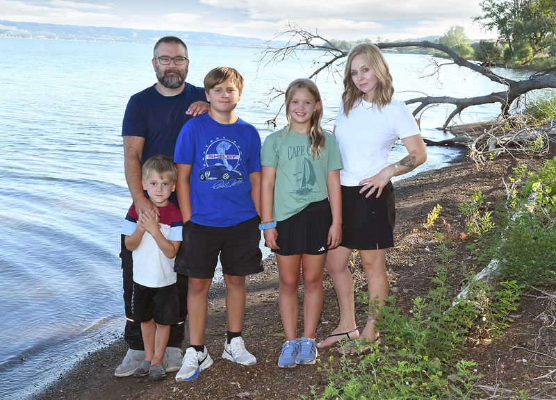 Family 4 B cropped(1).jpg