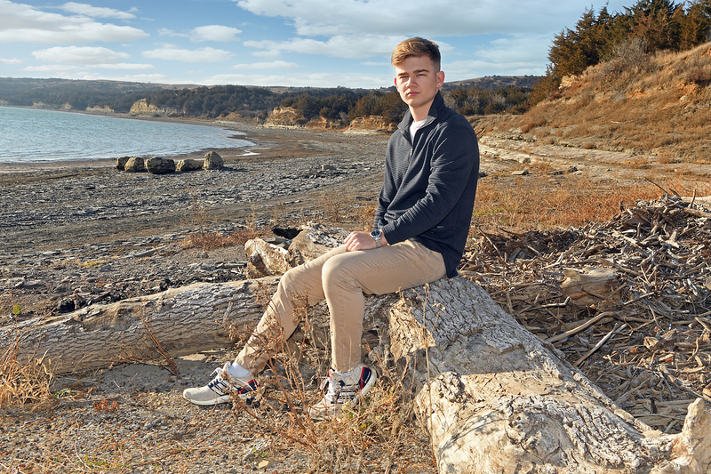 Outdoors 23 ret B(1).jpg