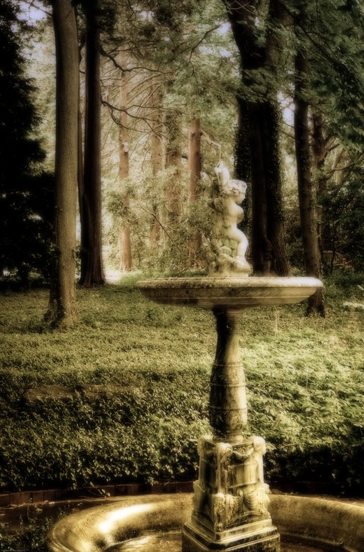 blithewold fountain 1.jpg
