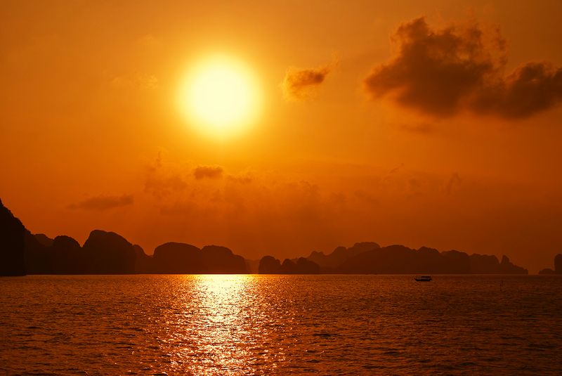 HalongBay2-4685cop.jpg
