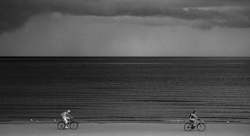 Red7365BW.jpg