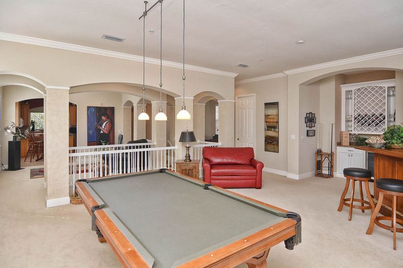 198_Condo.jpg