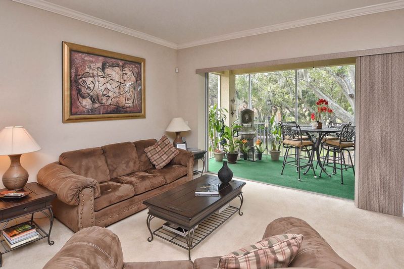 201_Condo.jpg