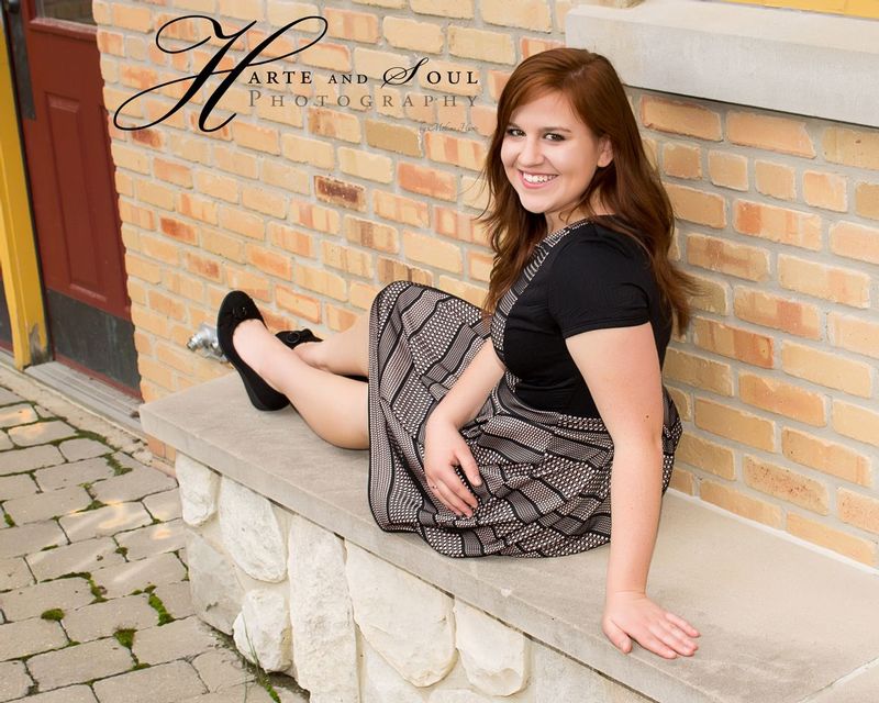 Molly Brady Ad  5383.jpg