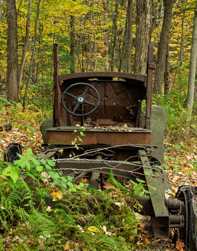 Autumn rusty truck_004.jpg