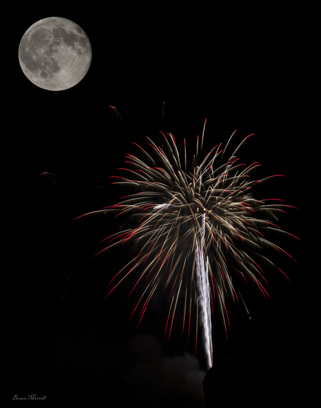 Fireworks_001_Vertical(1).jpg