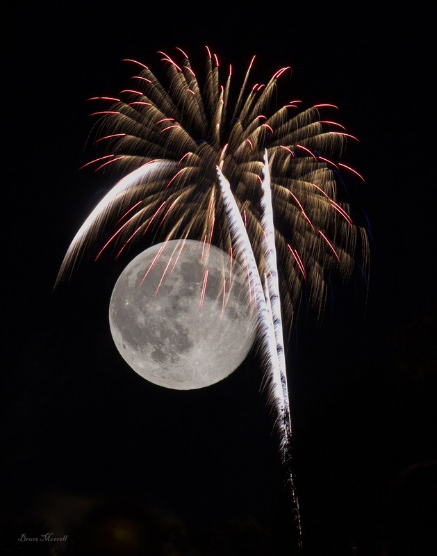Fireworks_004_Vertical(1).jpg
