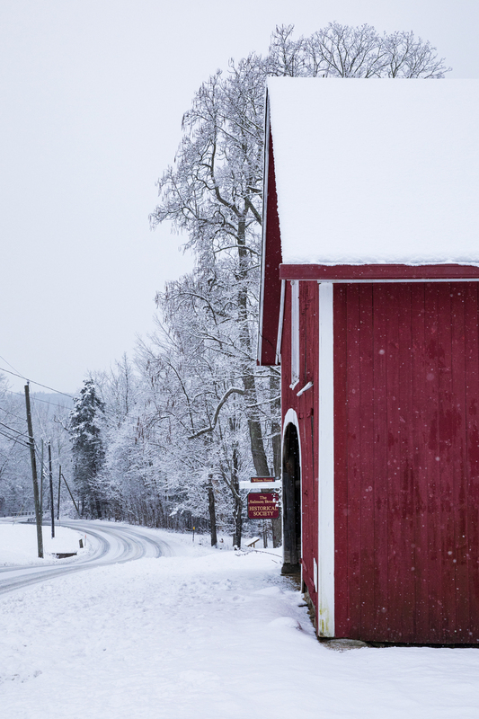 winter red barn_2M0A1487.jpg