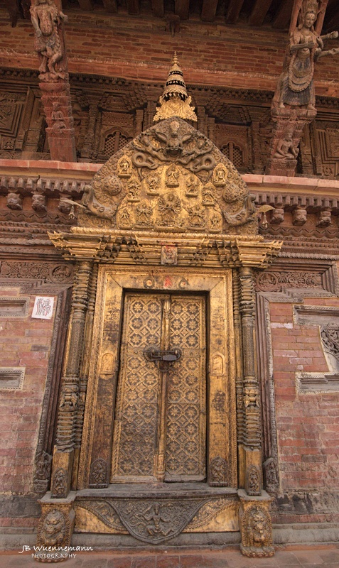 Golden Door(1)_1.jpg