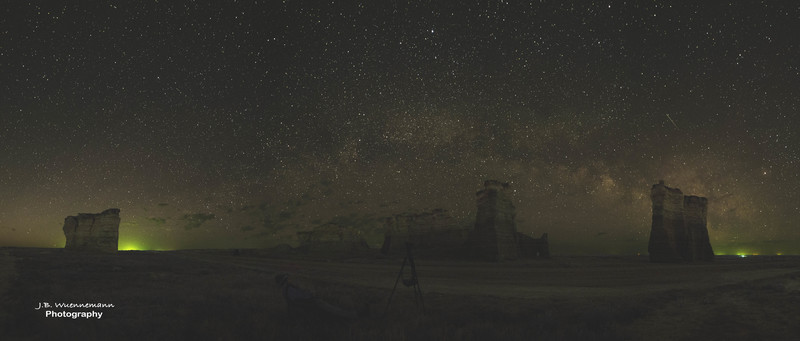 Monument Rocks Kasas Milkyway.jpg