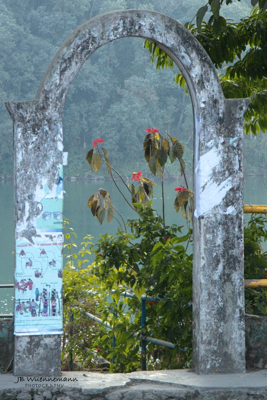 Old Arch to Lake_1.jpg