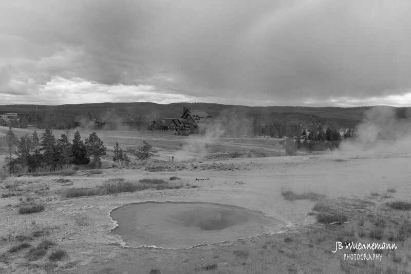 Old Faithfull Lodge B_W.jpg