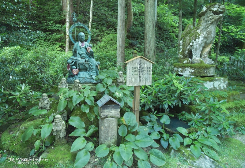 Small Shrine on Mountain.jpg