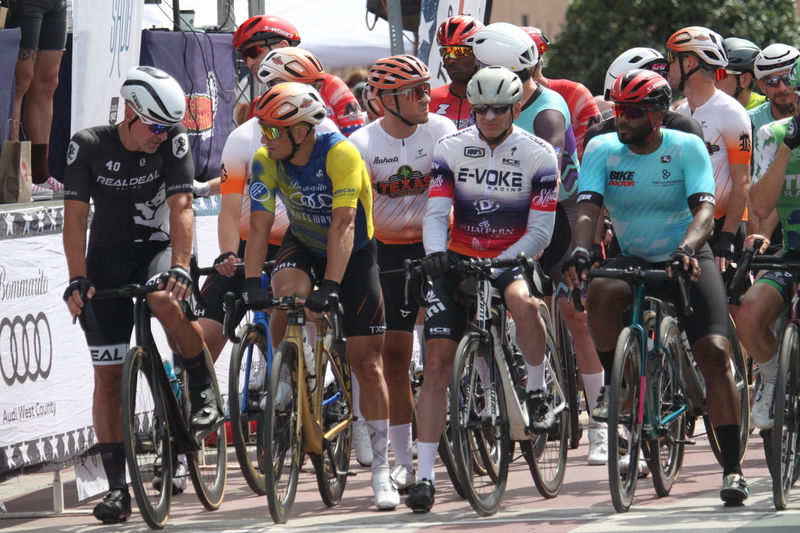 Giro della Montagna 2025 B -LXXXXIX.jpg :: Giro della Montagna 2025/Gateway Cup 2025 - August 31st 2025 - Masters 40+ CAT 1-4 50 Minute race, Field of 150 - The Giro della Montagna presented by Volpi Foods - the third stop of the Bommarito Audi West County Gateway Cup and the final event on the American Criterium Cup. The course is called - The Hill - for a reason long and rectangular the uphill race from turn 2 to turn 3 decides the race. Turn 4 leads to a Mach 5 downhill sprint, making lap positioning critical. - Presented by Volpi Foods - USA Cycling 
