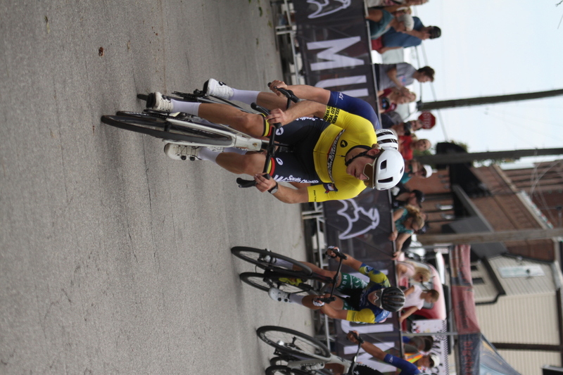 Giro della Montagna 2025 B -XXXXII.jpg :: Giro della Montagna 2025/Gateway Cup 2025 - Men's CAT 3/4 - August 31st 2025 - 50 minutes of racing, The Giro della Montagna presented by VOLPI Foods - the third stop of the Bommarito Audi West County Gateway Cup and the final event on the American Criterium Cup. The course is called -The Hill- for a reason. Long and rectangular the uphill race from turn 2 to turn 3 decides the race. Turn 4 leads to a Mach 5 downhill sprint, making lap positioning critical. - Presented by Volpi Foods - A criterium, or Crit, is a bike race consisting of several laps around a closed circuit, the length of each lap or ranging from about 400 meters to 10,000 meters. USA Cycling website