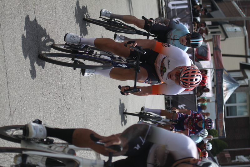 Giro della Montagna 2025 C -I.jpg :: Giro della Montagna 2025/Gateway Cup 2025 - August 31st 2025 - Masters 40+ CAT 1-4 50 Minute race, Field of 150 - The Giro della Montagna presented by Volpi Foods - the third stop of the Bommarito Audi West County Gateway Cup and the final event on the American Criterium Cup. The course is called - The Hill - for a reason long and rectangular the uphill race from turn 2 to turn 3 decides the race. Turn 4 leads to a Mach 5 downhill sprint, making lap positioning critical. - Presented by Volpi Foods - USA Cycling 