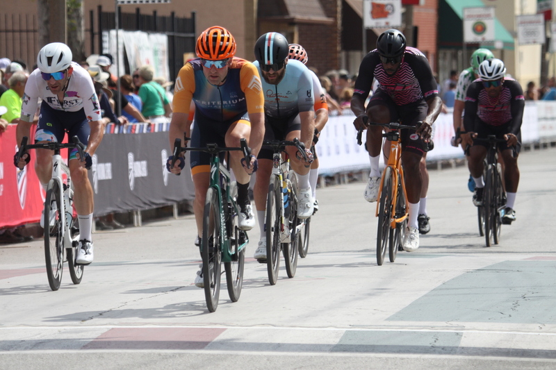 Giro della Montagna 2025 C -XXXXI.jpg :: Giro della Montagna 2025/Gateway Cup 2025 - August 31st 2025 - Masters 40+ CAT 1-4 50 Minute race, Field of 150 - The Giro della Montagna presented by Volpi Foods - the third stop of the Bommarito Audi West County Gateway Cup and the final event on the American Criterium Cup. The course is called - The Hill - for a reason long and rectangular the uphill race from turn 2 to turn 3 decides the race. Turn 4 leads to a Mach 5 downhill sprint, making lap positioning critical. - Presented by Volpi Foods - USA Cycling 