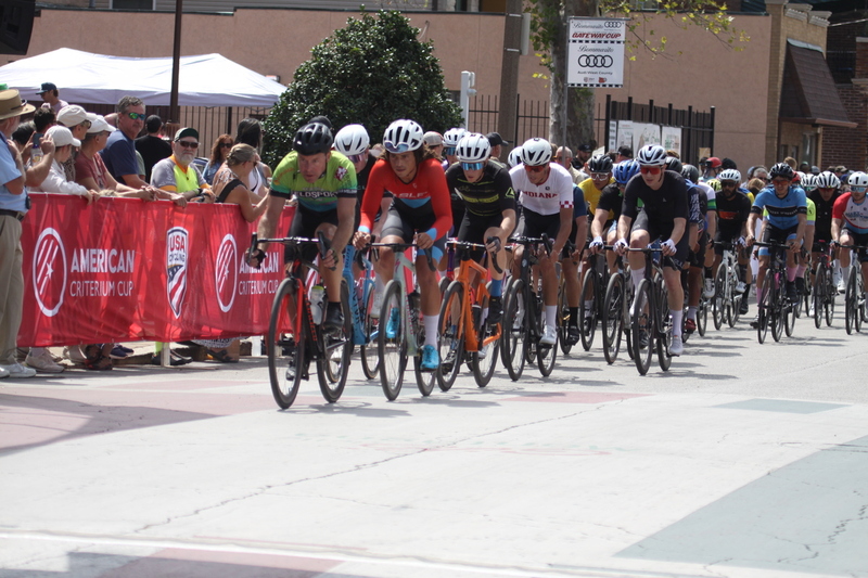 Giro della Montagna 2025 CIII.jpg :: Giro della Montagna 2025/Gateway Cup 2025 - August, 31st, 2025 - Men's CAT 4/5 - The Giro della Montagna presented by Volpi Foods - the third stop of the Bommarito Audi West County Gateway Cup and the final event on the American Criterium Cup. The course is called -The Hill- for a reason. Long and rectangular, the uphill race from turn 2 to turn3 decides the race. Turn 4 leads to a Mach 5 downhill sprint, making lap positioning critical. Presented by Volpi Foods - A USA Cycling sanctioned race.