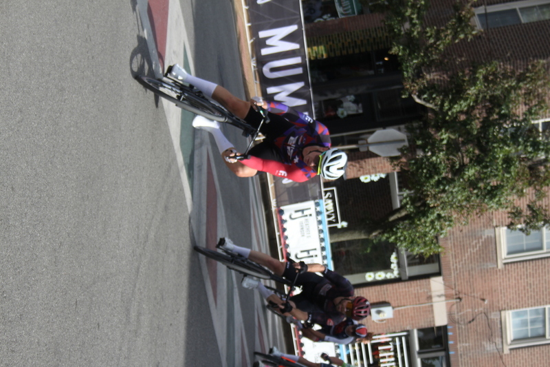 Giro della Montagna 2025 D -XXXXIV.jpg :: Giro della Montagna 2025/Gateway Cup 2025 - August 31st 2025 -Men's CAT 2-3, 55 minutes of racing in a field of 150, Day three of four days of racing. The race is held in The Hill area of St. Louis, Missouri, USA. Category 3 (CAT 3) This intermediate category features longer and more challenging races, requiring a good understanding of racing tactics. Category 2 (CAT 2) Advanced category for experienced riders, with even more competitive races. -USA Cycling-