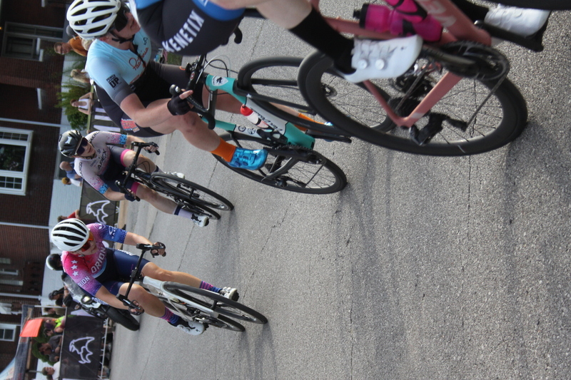 Giro della Montagna 2025 F -XIII.jpg :: Giro della Montagna 2025/Gateway Cup 2025 - American Criterium Cup 2025 - Women's Pro 1-2, 70 minutes of racing, a field 150, Stop 6 - Bommarito Audi West County Gateway Cup, Four days of racing over Labor Day Weekend, The Bommarito Audi West County Gateway Cup feature four of St. Louis signature neighborhoods and the final stage of the American Criterium Cup at the Classic Giro della Montagna Criterium. -USA Cycling- Pelton - in a bicycle race, the term -peloton- refers to the main group of riders, also known as the -pack- or -bunch.- Riders race in a pack to draft, which means they ride closely together to save energy and improve speed.   