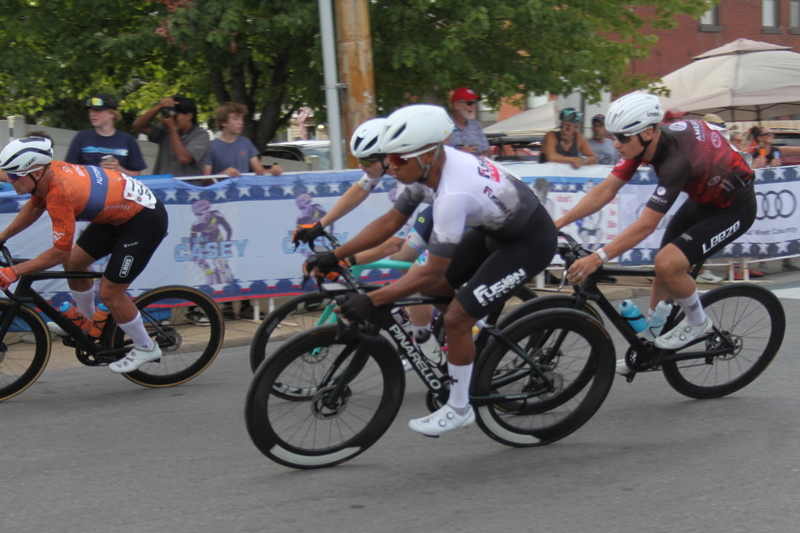 Giro della Montagna 2025 F -XIX.jpg :: Giro della Montagna 2025/Gateway Cup 2025 - American Criterium Cup 2025 - Men's Pro CAT I, 70 minutes of racing, field of 150, Stop 6 - Bommarito Audi West County Gateway Cup - Four days of racing over Labor Day weekend, The Bommarito Audi West County Gateway Cup feature four of St. Louis Signature neighborhoods and the final stage of the American Criterium Cup at the Classic Giro della Montagna Criterium. USA Cycling - Category 1 (CAT I) The highest level, reserved for elite riders who have demonstrated exceptional skill and performance. 