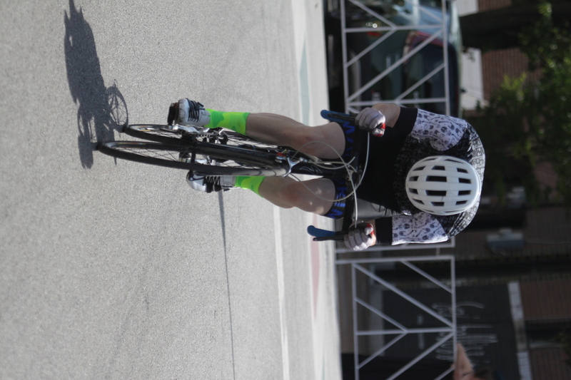 Giro della Montagna 2025 LXXIX.jpg :: Giro della Montagna 2025/Gateway Cup 2025 - August, 31st, 2025 - Men's CAT 4/5 - The Giro della Montagna presented by Volpi Foods - the third stop of the Bommarito Audi West County Gateway Cup and the final event on the American Criterium Cup. The course is called -The Hill- for a reason. Long and rectangular, the uphill race from turn 2 to turn3 decides the race. Turn 4 leads to a Mach 5 downhill sprint, making lap positioning critical. Presented by Volpi Foods - A USA Cycling sanctioned race.