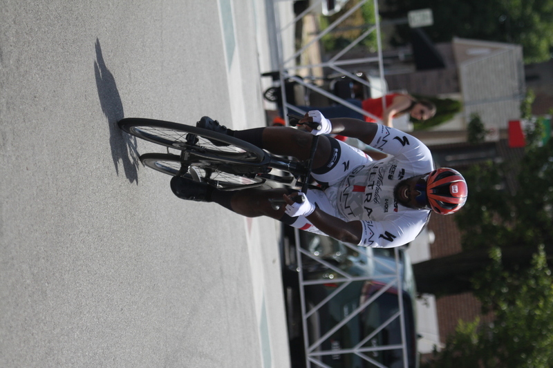 Giro della Montagna 2025 LXXVII.jpg :: Giro della Montagna 2025/Gateway Cup 2025 - August, 31st, 2025 - Men's CAT 4/5 - The Giro della Montagna presented by Volpi Foods - the third stop of the Bommarito Audi West County Gateway Cup and the final event on the American Criterium Cup. The course is called -The Hill- for a reason. Long and rectangular, the uphill race from turn 2 to turn3 decides the race. Turn 4 leads to a Mach 5 downhill sprint, making lap positioning critical. Presented by Volpi Foods - A USA Cycling sanctioned race.
