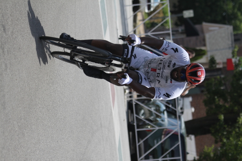 Giro della Montagna 2025 LXXVIII.jpg :: Giro della Montagna 2025/Gateway Cup 2025 - August, 31st, 2025 - Men's CAT 4/5 - The Giro della Montagna presented by Volpi Foods - the third stop of the Bommarito Audi West County Gateway Cup and the final event on the American Criterium Cup. The course is called -The Hill- for a reason. Long and rectangular, the uphill race from turn 2 to turn3 decides the race. Turn 4 leads to a Mach 5 downhill sprint, making lap positioning critical. Presented by Volpi Foods - A USA Cycling sanctioned race.