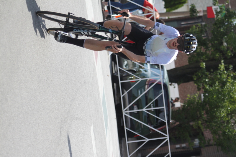 Giro della Montagna 2025 LXXX.jpg :: Giro della Montagna 2025/Gateway Cup 2025 - August, 31st, 2025 - Men's CAT 4/5 - The Giro della Montagna presented by Volpi Foods - the third stop of the Bommarito Audi West County Gateway Cup and the final event on the American Criterium Cup. The course is called -The Hill- for a reason. Long and rectangular, the uphill race from turn 2 to turn3 decides the race. Turn 4 leads to a Mach 5 downhill sprint, making lap positioning critical. Presented by Volpi Foods - A USA Cycling sanctioned race.