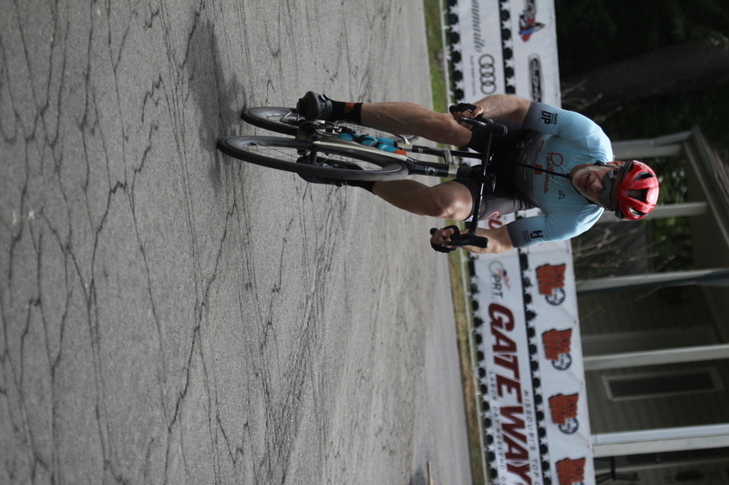 IMG_0717.jpg :: Tour de Florissant 2025/Gateway Cup 2025 - Masters 50+/60+ CAT 1-4, 40 Minutes of racing, a field 100 - September 1st 2025 - Tour de Florissant - New course 2025! The fourth and final leg of the Gateway Cup gets underway in Historic Old Town Florissant in St. Louis County. This technical course races through one of St. Louis' most nostalgic locales. Note - the course has been shifted to a flat finish in front of Historic City Hall, one mild climb, 6 turns. This is the 40th Anniversary of the Gateway Cup.  