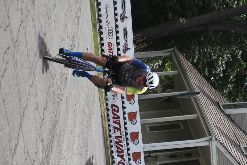 IMG_0763.jpg :: Tour de Florissant 2025/Gateway Cup 2025 - Masters 50+/60+ CAT 1-4, 40 Minutes of racing, a field 100 - September 1st 2025 - Tour de Florissant - New course 2025! The fourth and final leg of the Gateway Cup gets underway in Historic Old Town Florissant in St. Louis County. This technical course races through one of St. Louis' most nostalgic locales. Note - the course has been shifted to a flat finish in front of Historic City Hall, one mild climb, 6 turns. This is the 40th Anniversary of the Gateway Cup.  