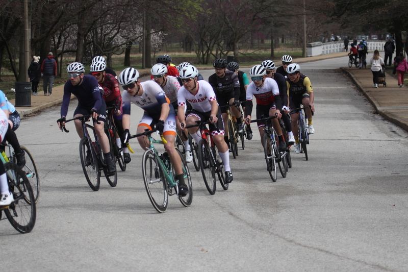 Mike Murray Classic Criterium 2025 D -LXXVII.jpg :: Tour of St. Louis in St. Louis, Missouri, USA., today's race is the Mike Murray Classic Criterium 2025, USAC CAT 4 BAR, 60 Min. race. Mike Murray Classic Course - A flat and fast course with wide open straightaways and a few technical turns. Race by St. Louis landmarks, the Missouri History Museum and The Muny Opera. Peloton - In a bicycle race, the term - Peloton - refers to the main group of riders, also known as the -pack- or -bunch-. Riders race in a pack to draft, which means they ride closely together to save energy and improve speed. 