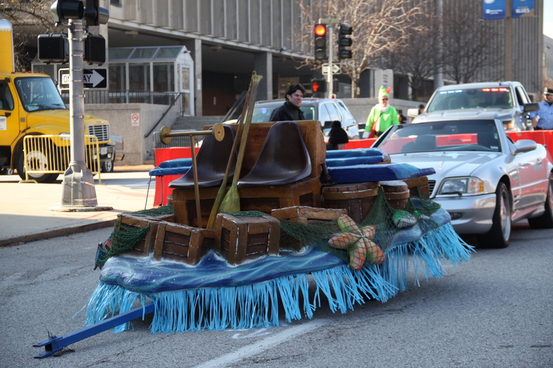 St Louis Thanksgiving Parade 2025 IX.jpg :: St. Louis Thanksgiving Parade 2025 - 11/22/2025 - On a warm Saturday in Downtown St. Louis, Missouri, USA the floats are readied for the days parade and the opening of 'The Winterfest' at Kiener Plaza. The Lighting of the Tree is also today to begin the Christmas season in St. Louis. There will be over 120 entrees for parade goers to view. 