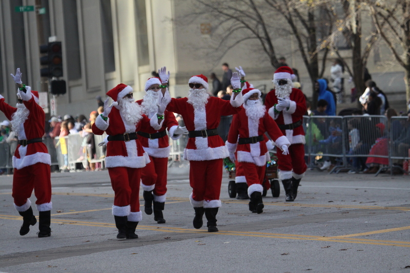 St Louis Thanksgiving Parade 2025 L.jpg :: St Louis Thanksgiving Parade 2025 - 11/22/2025 - 2pm the parade made its way down Market Street to Kiener Plaza in St. Louis, Missouri, USA.  More than 120 entrees to the delight of spectators. it was a warmer than usual day for late November in St Louis. After the parade is the opening of Kiener Plaza's Winterfest 2025. Lighting of the tree for the beginning of the Christmas season. 