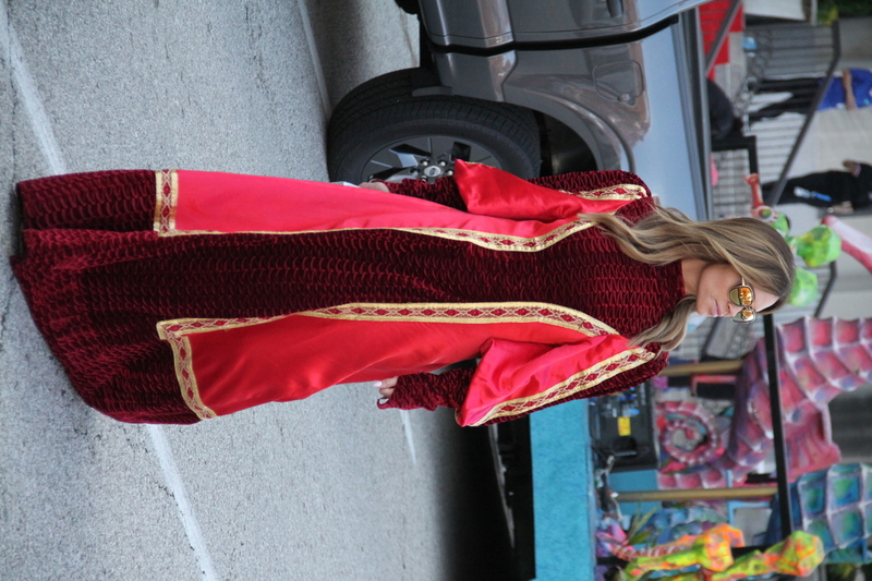 St Louis Thanksgiving Parade 2025 V.jpg :: St. Louis Thanksgiving Parade 2025 - 11/22/2025 - On a warm Saturday in Downtown St. Louis, Missouri, USA the floats are readied for the days parade and the opening of 'The Winterfest' at Kiener Plaza. The Lighting of the Tree is also today to begin the Christmas season in St. Louis. There will be over 120 entrees for parade goers to view. 