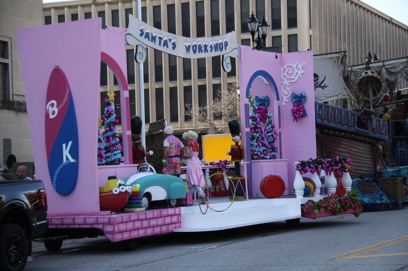St Louis Thanksgiving Parade 2025 VII.jpg :: St. Louis Thanksgiving Parade 2025 - 11/22/2025 - On a warm Saturday in Downtown St. Louis, Missouri, USA the floats are readied for the days parade and the opening of 'The Winterfest' at Kiener Plaza. The Lighting of the Tree is also today to begin the Christmas season in St. Louis. There will be over 120 entrees for parade goers to view. 