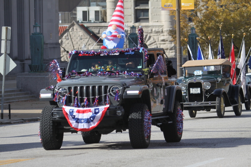 St Louis Veterans Day Parade 2025 CIV.jpg :: St Louis Veterans Day Parade on Market Street in Downtown St. Louis, Missouri, USA. The parade was proceeded by a race and walk 10th Annual Veterans Day 5K ended at the Old City Hall and Soldiers Memorial Military Museum on 1315 Chestnut, St. Louis, Missouri, USA. The Parade consists of JROTC, Cars, Motorcycles, VA Organizations, Moolah Shriners (YOMO), DAV, and Marching supporters.    