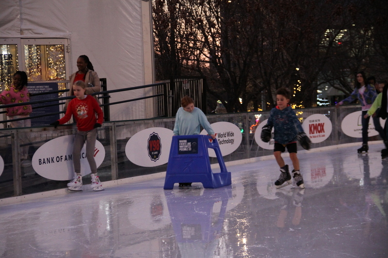 St Louis Winterfest 2025 XV.jpg :: St. Louis WINTERFEST 2025-2026 at Kiener Plaza in Downtown St. Louis, Missouri, USA. 10th Anniversary the festival has food and drink family fun from November 22,2025 to January 11,2026. On-site activities Ice Skating, Cozy Igloos, Marshmallow toasting, S'mores station, all under thousands of twinkling lights. Ameren Missouri Festival of Lights, The Salvation Army Tree of Lights movie night and fireworks