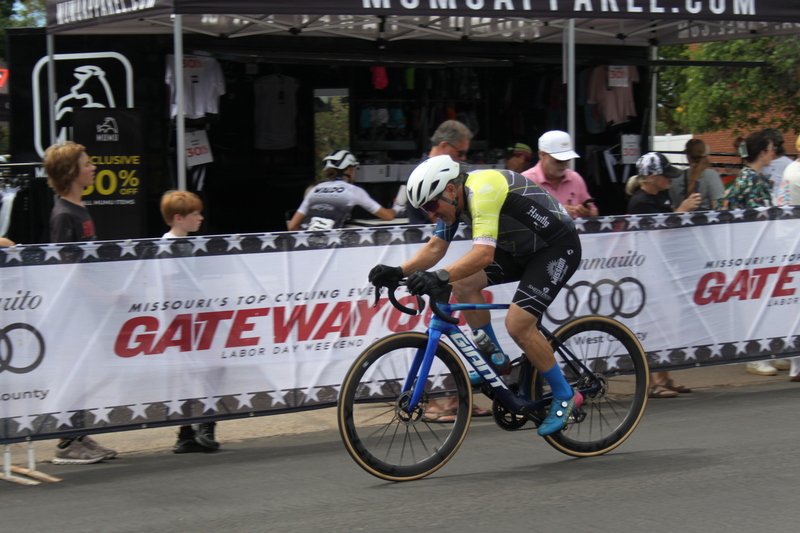 Tour de Florissant 2025 B -LIX.jpg :: Tour de Florissant 2025/Gateway Cup 2025 - Masters 50+/60+ CAT 1-4, 40 Minutes of racing, a field 100 - September 1st 2025 - Tour de Florissant - New course 2025! The fourth and final leg of the Gateway Cup gets underway in Historic Old Town Florissant in St. Louis County. This technical course races through one of St. Louis' most nostalgic locales. Note - the course has been shifted to a flat finish in front of Historic City Hall, one mild climb, 6 turns. This is the 40th Anniversary of the Gateway Cup.  