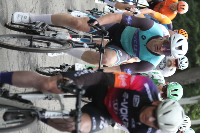 Tour de Florissant 2025 D -LIV.jpg :: Tour de Florissant 2025/Gateway Cup 2025 - September 1st 2025 - Masters 40+ CAT 1-4, 50 Minutes of racing, a field of 150 - Tour de Florissant - New course for 2025! The fourth and final leg of the Gateway Cup gets underway in Historic Old Town Florissant is St. Louis County. This technical course races through one of St. Louis' most nostalgic locales. Note - the course has been shifted to a flat finish in front of Historic City Hall, one mild climb, 6 turns. -Gateway Cup Website- A Criterium, or Crit, is a bike race consisting of several laps around a closed circuit, the length of each lap or ranging from about 400 meters to 10,000 meters. USA Cycling