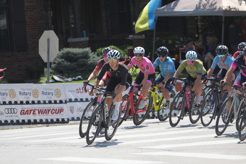 Tour de Francis Park 2025 A -XXVI.jpg :: Tour de Francis Park 2025/Gateway Cup 2025 - Women 3/4/5 & Women's 40+ 1230pm 40 minutes - Tour de Francis Park! Francis Park, named after David Rowland Francis - President of the Louisiana Purchase Exposition (the 1904 World's Fair) is known for its wide, tree lined streets and for having beautiful churches on every corner. Today the St. Louis Hills neighborhood showcases gingerbread bungalows, stately homes and some of the tidiest landscaping in St. Louis, Missouri, USA - Peloton - in a bicycle race, the term PELOTON refers to the main group of riders, also known as the PACK or BUNCH. Riders race in a pack to draft, which means they ride closely together to save energy and improve speed. 