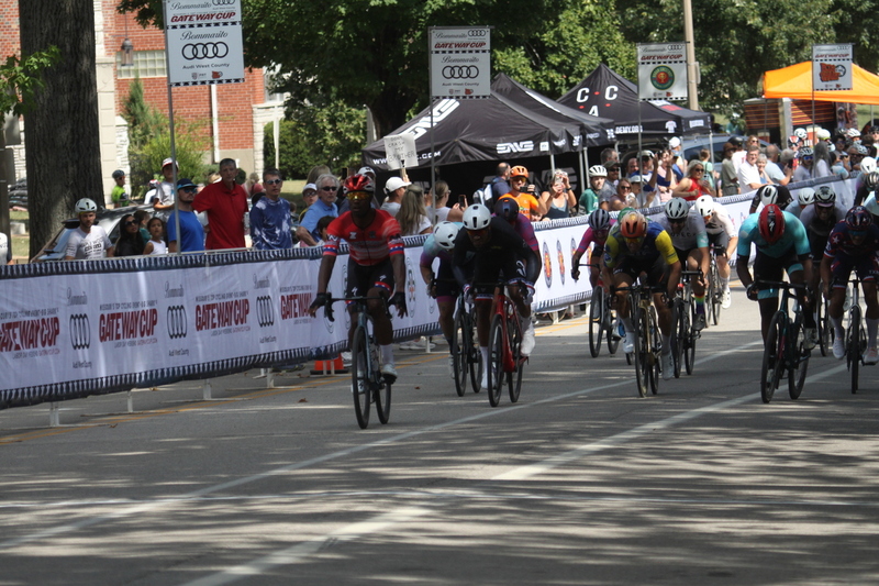 Tour de Francis Park 2025 C -XVII.jpg :: Tour de Francis Park 2025/Gateway Cup 2025 - Fast, Wide, Smooth, and FAST! the Tour de Francis Park is a series favorite. This long 1.2-mile course is full throttle-featuring one super-fast downhill turn 2 that sets up a long uphill drag to the finish. A criterium, or Crit, is a bike race consisting of several laps around a closed circuit, the length of each lap or ranging from about 400 meters to 10,000 meters. USA Cycling